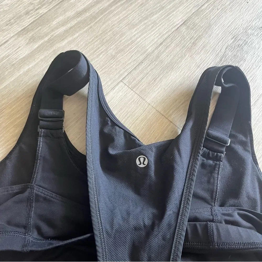 lululemon black athletic tank with built in sport bra size 8